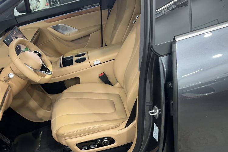 Used Hima Luxeed R7 2024 All-Electric 802 km Max
