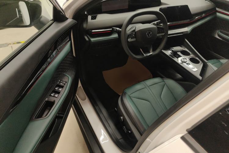 Used Changan UNI-V iDD 2024 Blue Whale Smart Electric iDD 136km Luxury Model