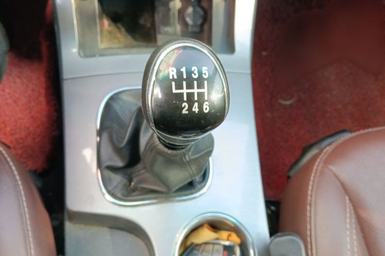 Used JAC T8 2018 2.0T Diesel Two-Wheel Drive Luxury Trim with Dual HFC4DB2-1D
