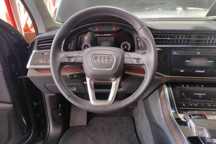 Used Audi Q7 2024 45 TFSI quattro S line Black Warrior Edition
