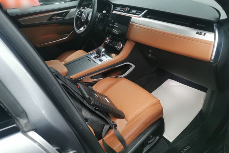 Used Jaguar F-PACE 2025 P250 R-Dynamic SE