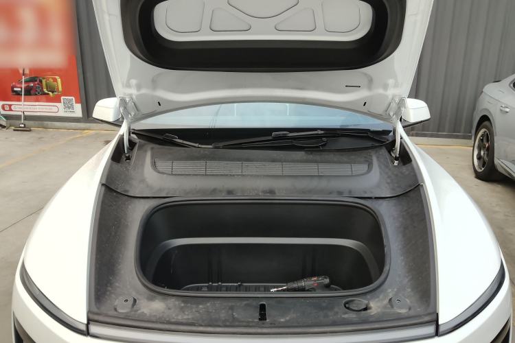 Used Tesla Model Y 2025 Rear-Wheel-Drive Version