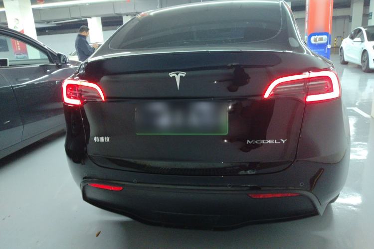 Used Tesla Model Y 2023 Rear-Wheel-Drive Version
