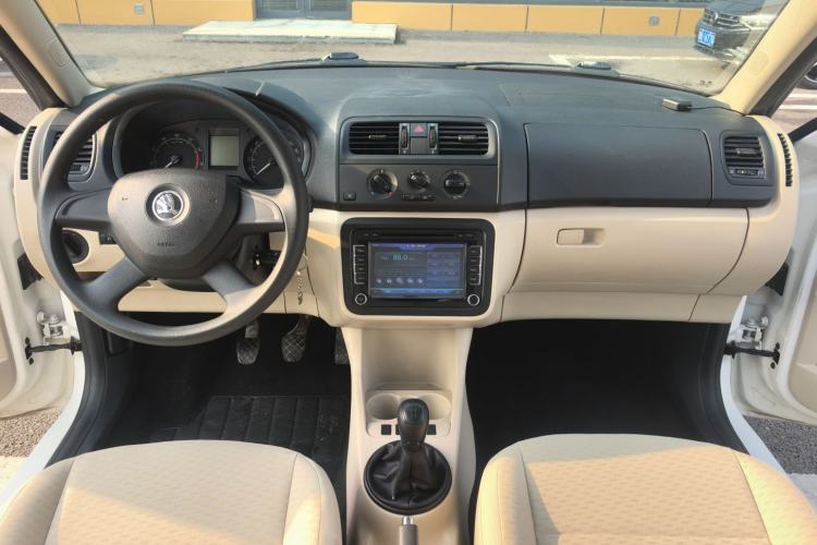 Used Skoda Fabia 2014 1.4L Manual Crystal Edition
