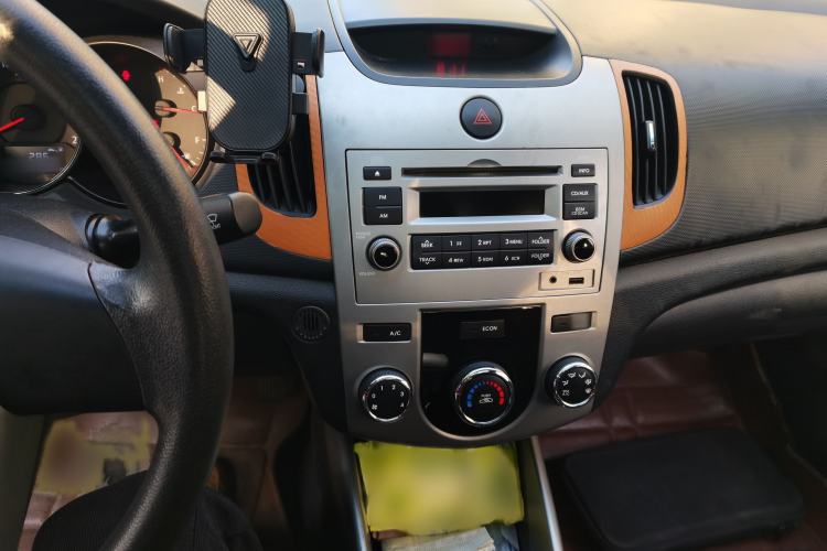 Used Kia Forte 2014 1.6L MT GLS