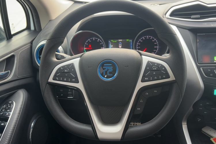 Used BYD Yuan New Energy 2018 EV360 Smart Connected Cool Model