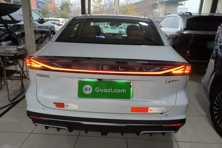 Used  L6 2025 EM-i 140km Starship Edition
