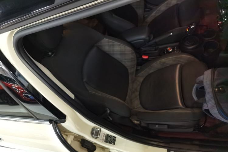 Used MINI MINI 2018 1.5T COOPER Classic Edition Five-Door Version
