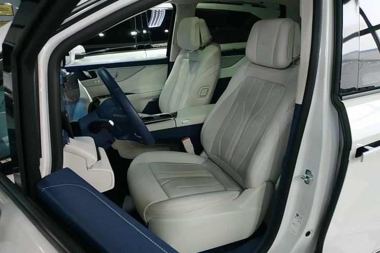 Used Buick GL8 New Energy 2024 Lu Zun Luxury Edition 7-Seater
