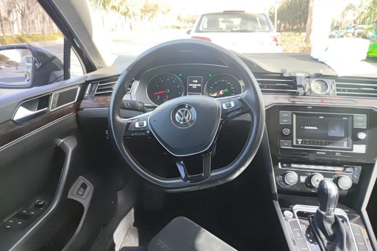 Used Volkswagen Magotan 2018 330TSI DSG Luxury Model
