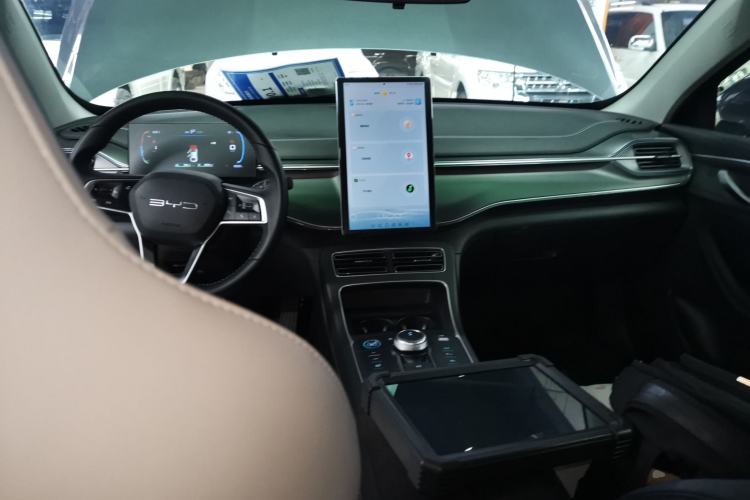 Used BYD Destroyer 05 2024 Honor Edition DM-i 120KM Luxury Model
