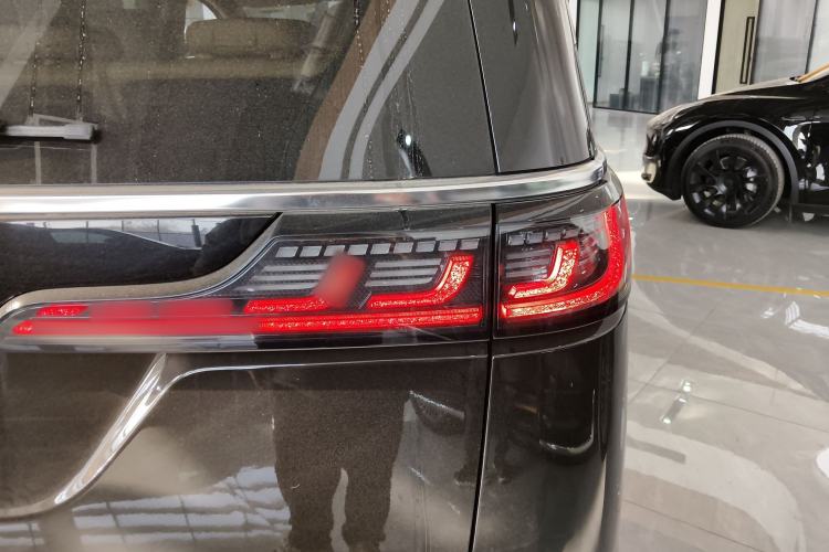 Used VOYAH Dream 2025 PHEV Four-Wheel-Drive Flagship Kunpeng Edition
