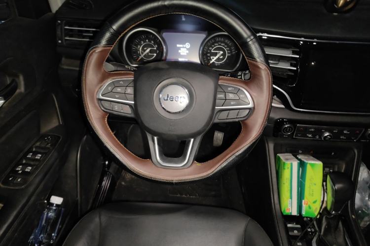 Used  Commander 2018 2.0T Two-Wheel Drive Enjoyment Version China VI Emission Standard