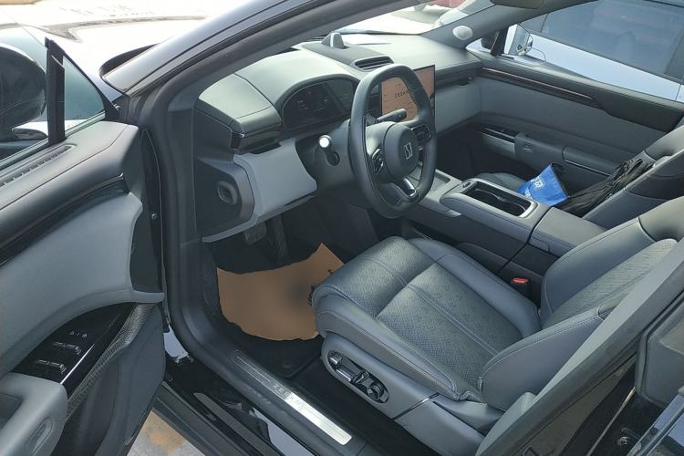 Used Zeekr 7X 2025 100 kWh Long-Range Rear-Wheel Drive with Intelligent Driving Features
