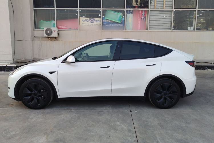 Used Tesla Model Y 2024 Rear-Wheel-Drive Version
