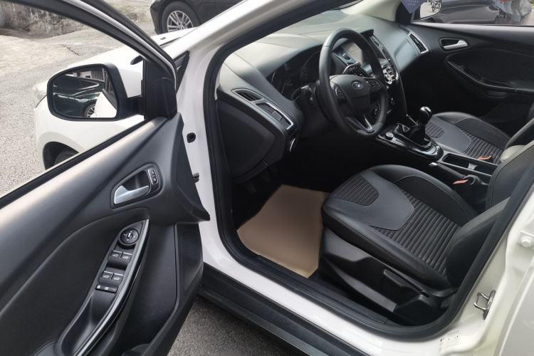 Used Ford Focus 2017 Hatchback 1.6L Manual Fashion Edition SmartDrive Version