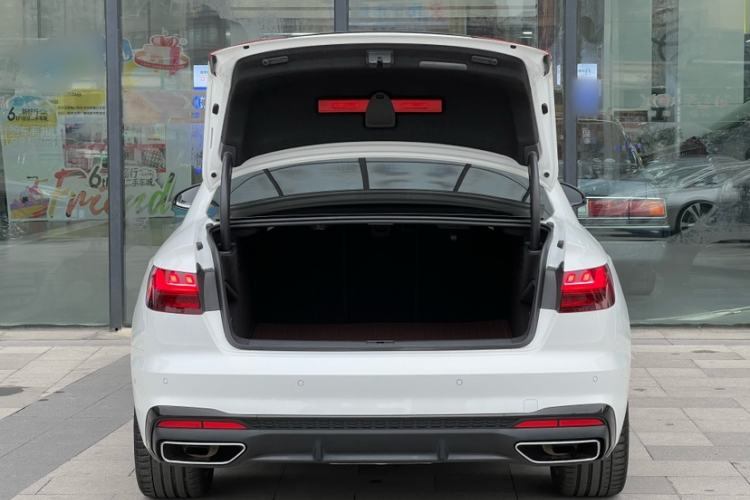 Used Audi A4L 2022 40 TFSI Luxury Dynamic Model
