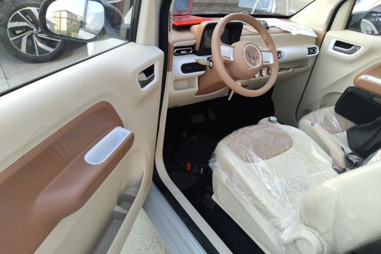 Used Wuling Hongguang MINIEV 2024 3rd Generation 215km Youth Edition
