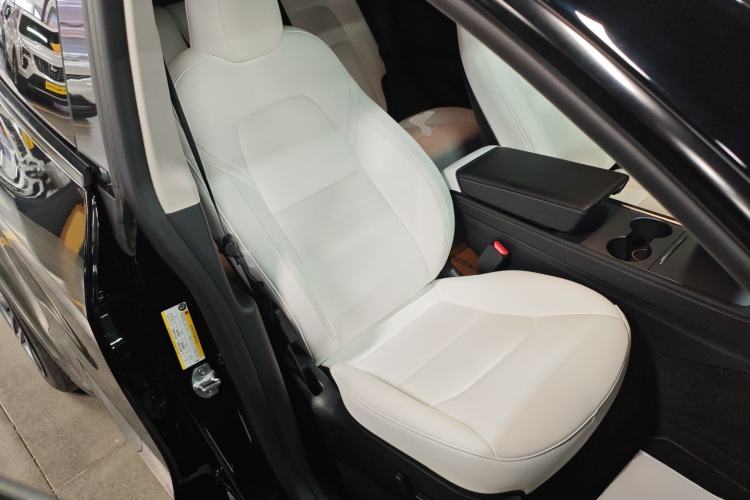 Used Tesla Model Y 2023 Rear-Wheel-Drive Version
