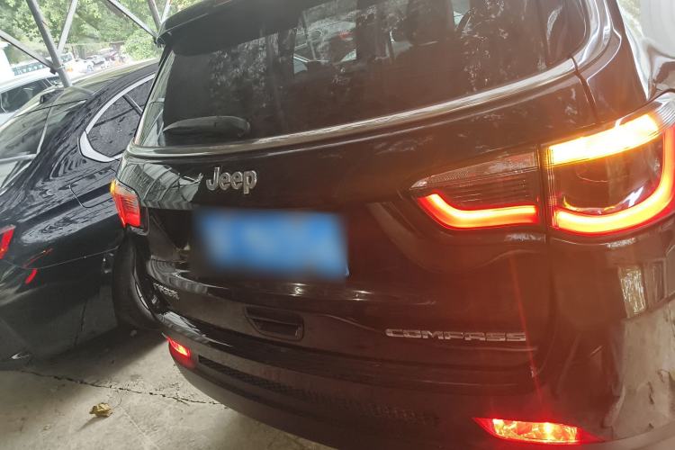 Used  Compass 2019 220T Automatic Enjoyment Version
