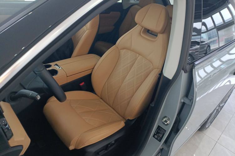 Used Leapmotor C11 2024 Range-Extended 300 Luxury Edition
