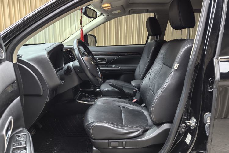 Used Mitsubishi Outlander 2017 2.0L Two-Wheel Drive Glory Edition 5 Seats