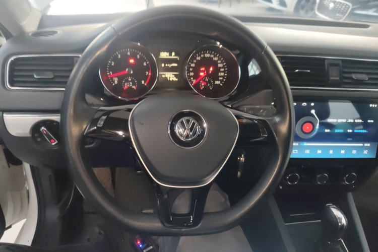 Used Volkswagen Sagitar 2015 230TSI Automatic Comfort Version
