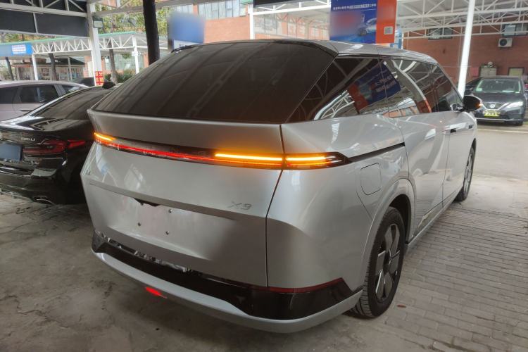 Used XPeng X9 2024 610 Long-Range Pro
