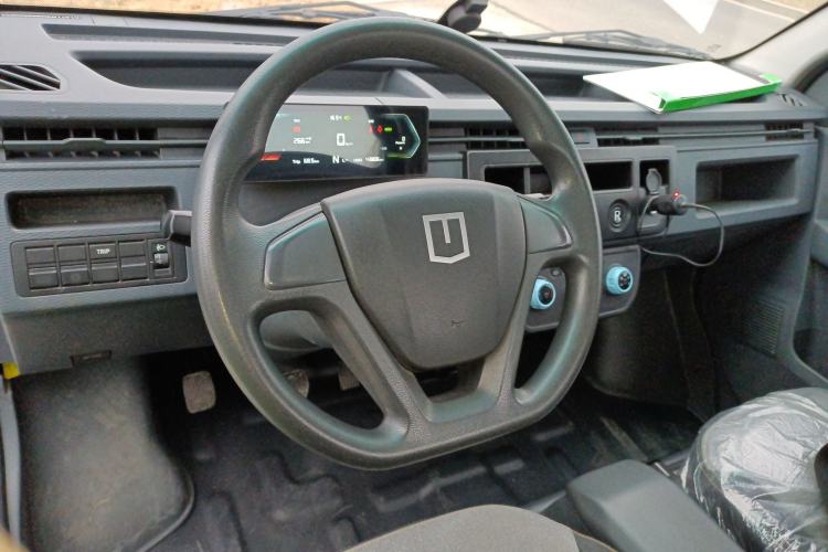 Used Farizon Xingxiang F1E 2023 Flatbed Truck Remote Smart Chip 46.08 kWh
