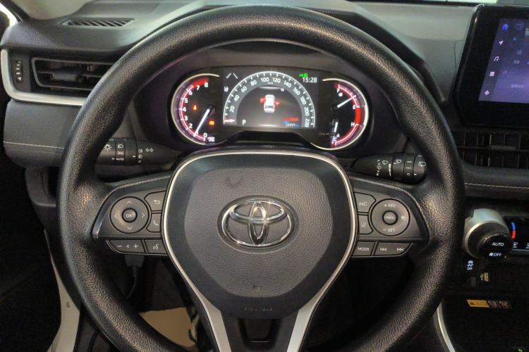 Used Toyota RAV4 2023 2.0L CVT Two-Wheel Drive Fashion Edition
