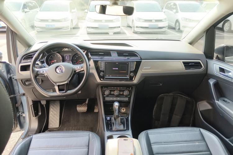 Used Volkswagen Touran 2018 Volkswagen Touran L 280TSI DSG Boundary Edition 7 Seats China VI Standard