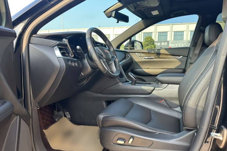 Used Cadillac XT5 2018 25T Tech Model
