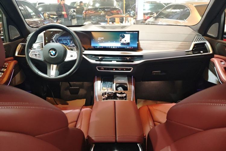 Used BMW X5 2023 xDrive 40Li M Sport Package
