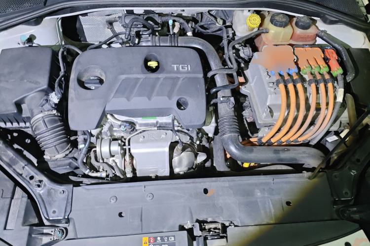 Used Roewe i6 New Energy 2017 45T Hybrid Connect & Smart Enjoyment Edition
