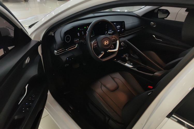 Used Hyundai Elantra 2023 1.5L CVT GLX Elite Edition
