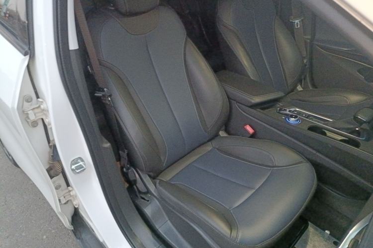 Used Buick Velite 6 2019 Connected Fashion Model