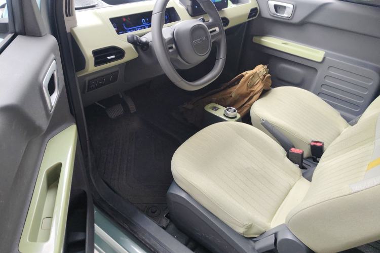 Used Geely Galaxy Panda 2023 Panda Mini 200km Endurance Bear
