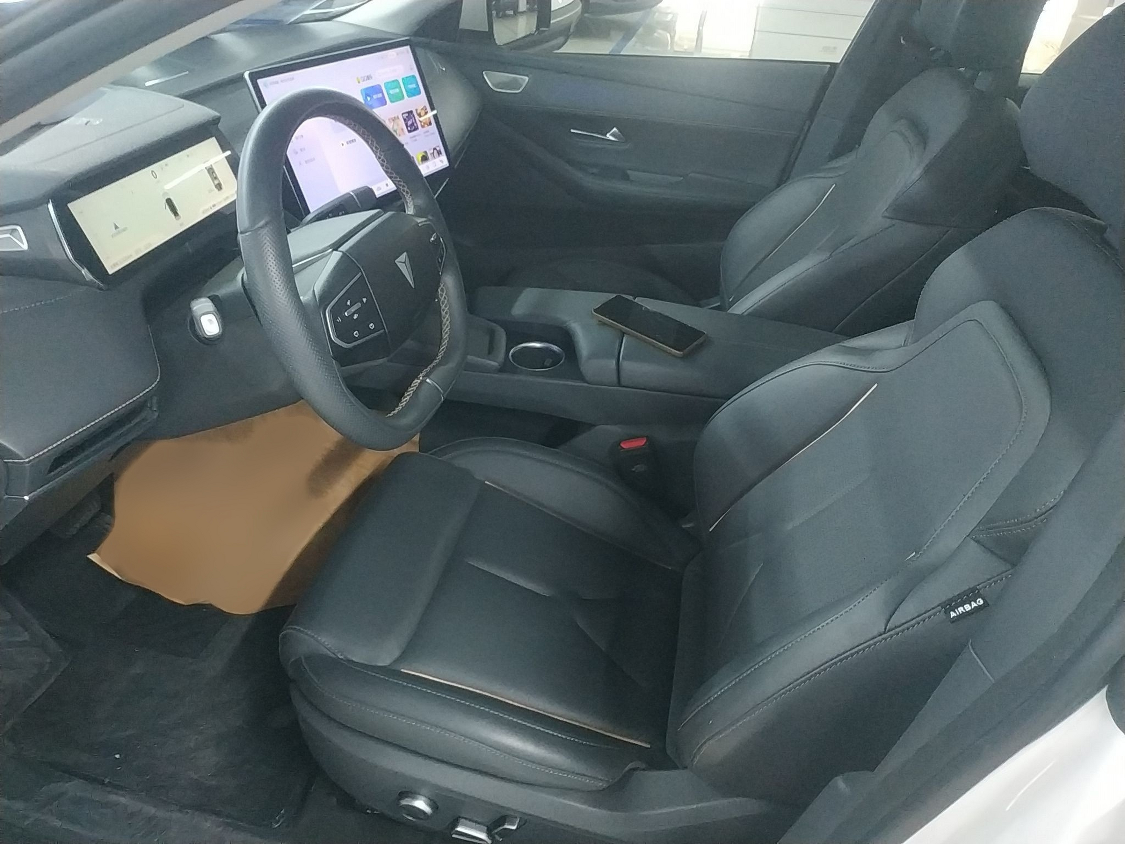 Переднее сиденье в автомобиле