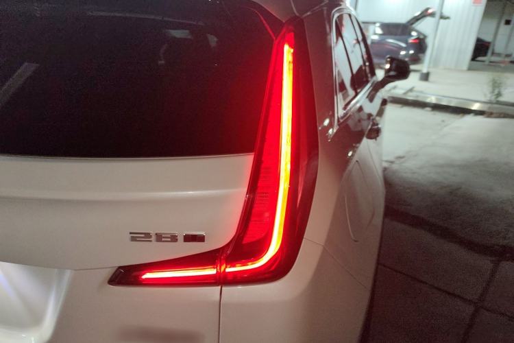 Used Cadillac XT4 2021 28T Two-Wheel Drive Leading Version
