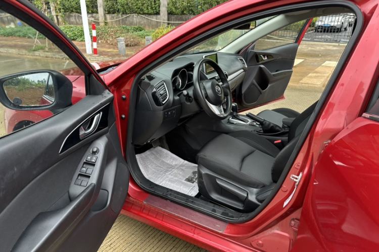 Used Mazda Mazda 3 Axela 2016 Sedan 1.5L Automatic Comfort Model
