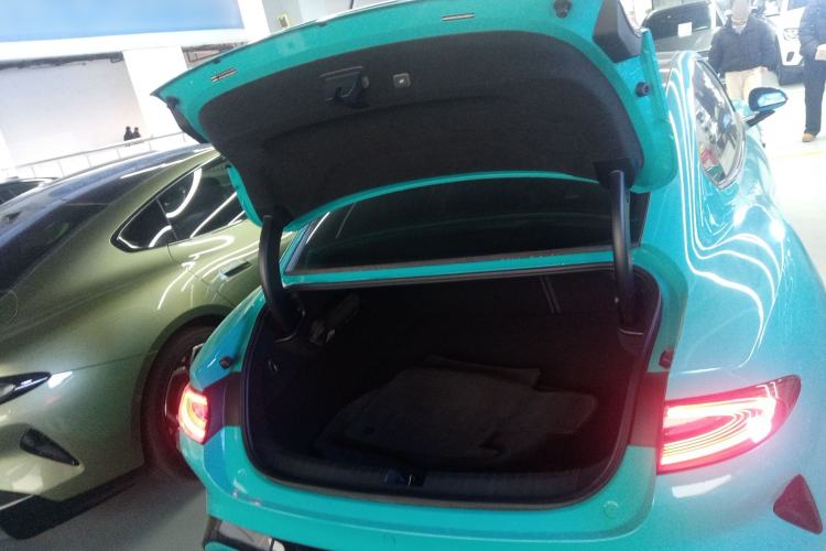 Used  SU7 2024 Rear-Drive Ultra-Long Range Advanced Pro-Level Intelligent Driving Version