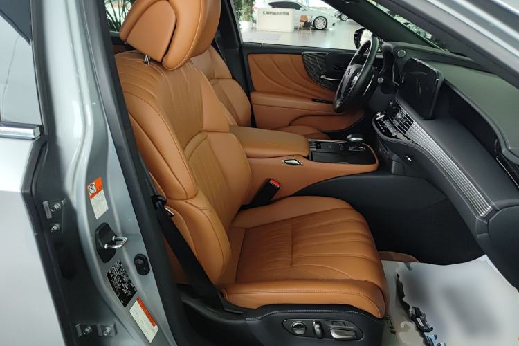 Used Lexus LS 2021 500h Executive Edition
