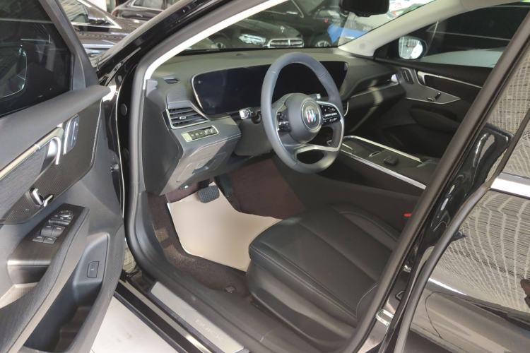 Used Buick LaCrosse 2025 28T Platinum Edition
