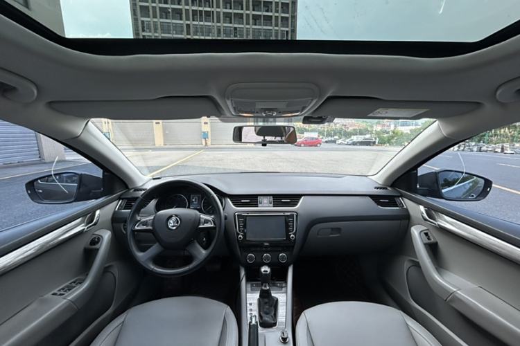 Used Skoda Octavia 2015 1.6L Automatic Yijun Edition
