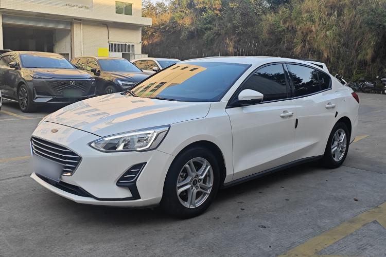 Used Ford Focus 2019 Sedan 1.5L Manual FENGYUE Model China V Emission Standard

