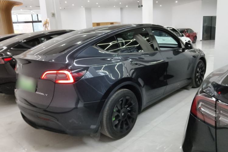 Used Tesla Model Y 2024 Long-Range All-Wheel-Drive Version