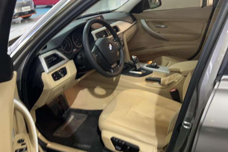 Used BMW 3 Series 2014 320Li Fashion Model
