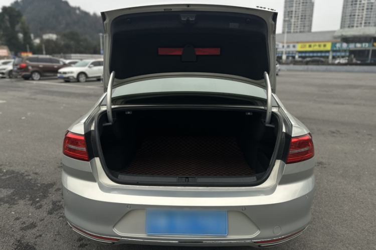 Used Volkswagen Magotan 2019 330TSI DSG Leading Model China VI Standard
