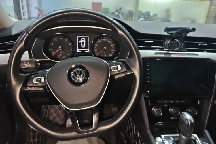 Used Volkswagen Magotan 2018 330TSI DSG Advanced Model
