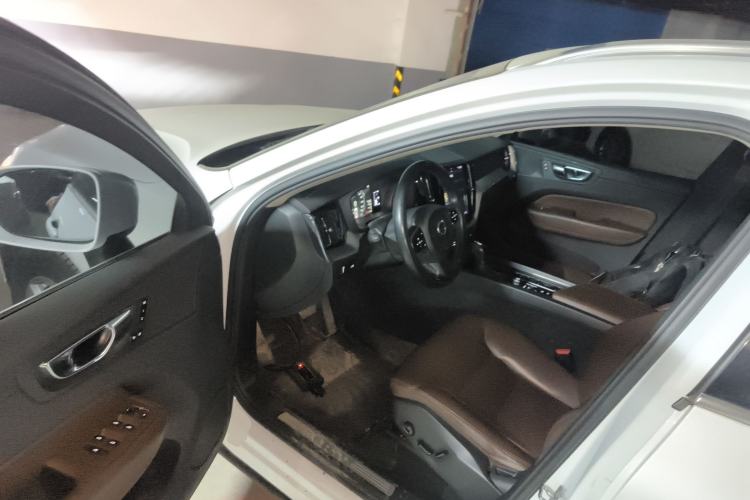 Used Volvo XC60 2019 T5 4x4 Smart Edition China VI Standard
